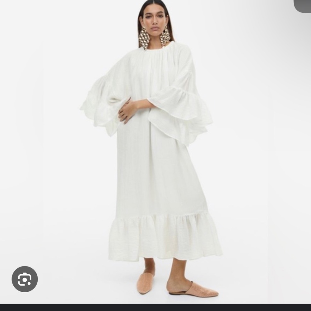 H&M Ramadan collection kaftan white ruffled abaya